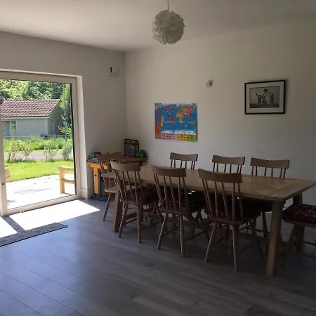 Entire 4 Bedroom Brand New With Sea Views 邓加文