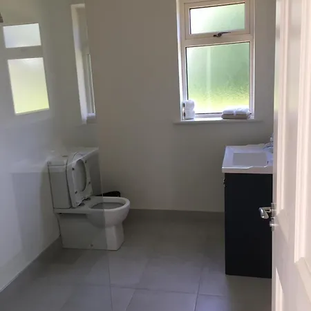 Prázdninový dům Entire 4 Bedroom Brand New With Sea Views