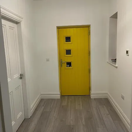 Entire 4 Bedroom Brand New With Sea Views 度假居 *