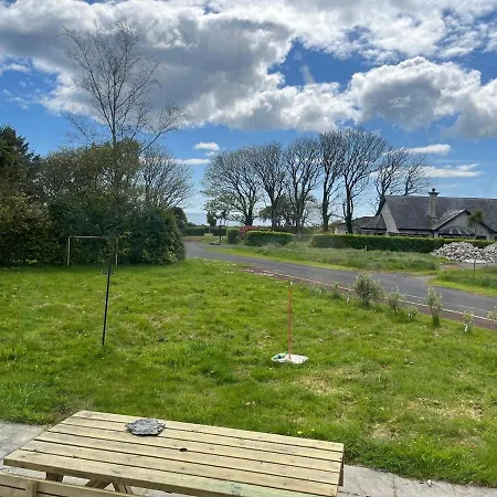 Entire 4 Bedroom Brand New With Sea Views Prázdninový dům Dungarvan (Waterford)