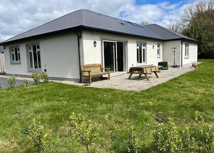 Entire 4 Bedroom Brand New With Sea Views Semesterbostad *