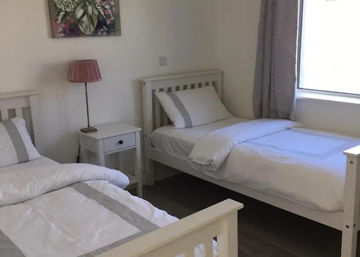 Semesterbostad Entire 4 Bedroom Brand New With Sea Views *